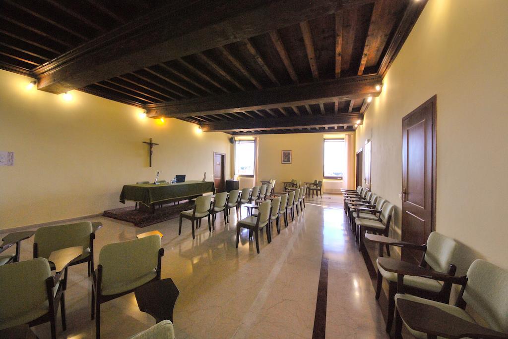 Villa Santa Maria Dell'Arco - Centro Oreb Cazzago San Martino Exterior photo