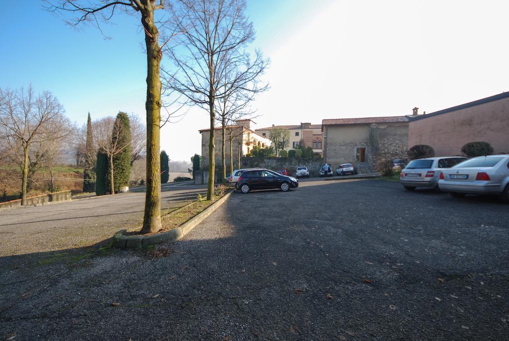 Villa Santa Maria Dell'Arco - Centro Oreb Cazzago San Martino Exterior photo