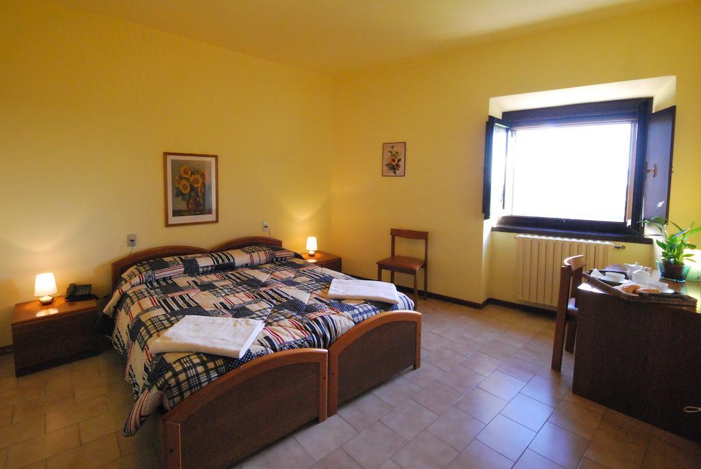 Villa Santa Maria Dell'Arco - Centro Oreb Cazzago San Martino Room photo
